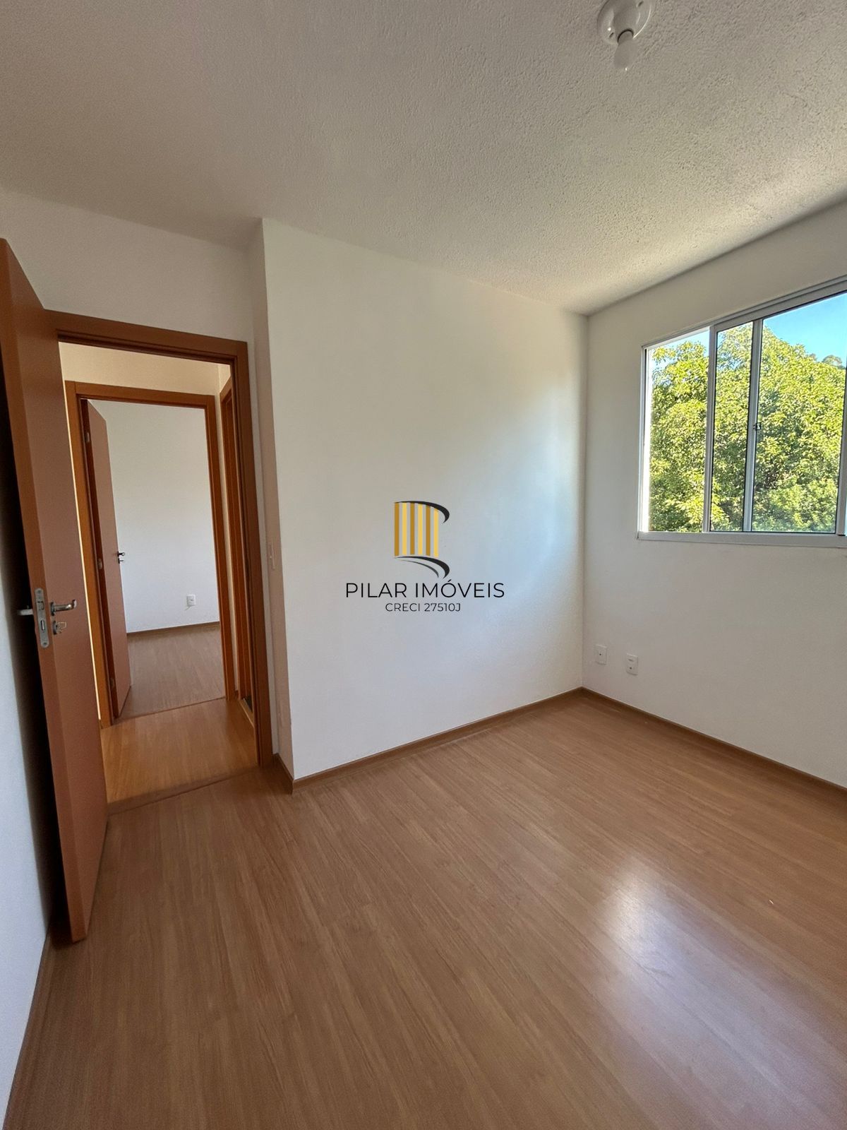 Apartamento com 02 dormitórios com vaga