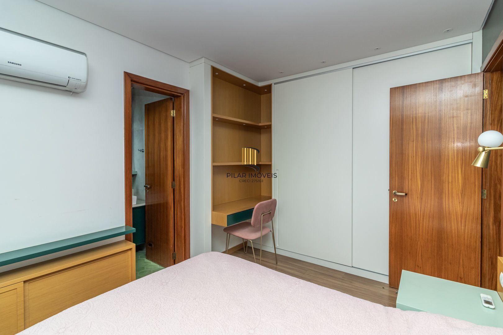 Apartamento 2 dormitórios  2 vagas Santa Cecília