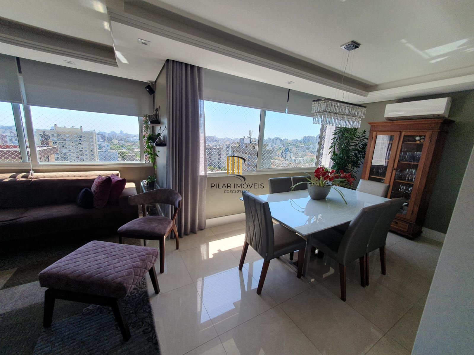 Apartamento mobiliado com 03 dormiórios, transformado em 02 e 02 vagas de garagem