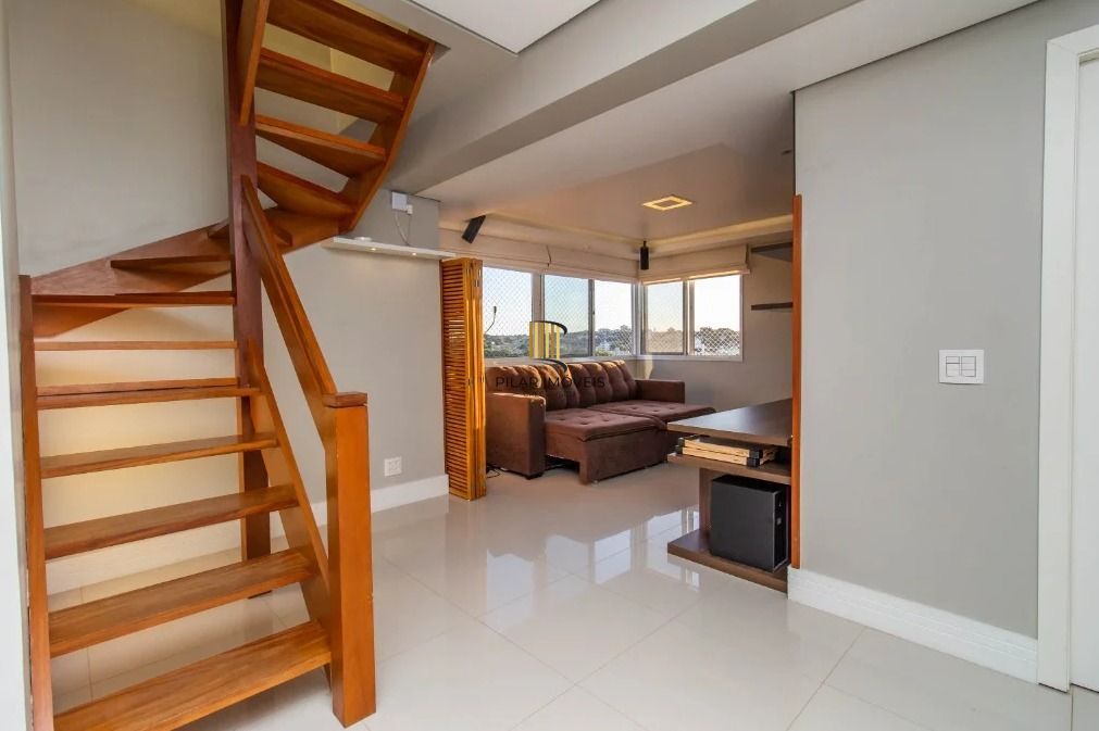 Cobertura de 01 dormitório com 02 vagas de garagens escrituradas