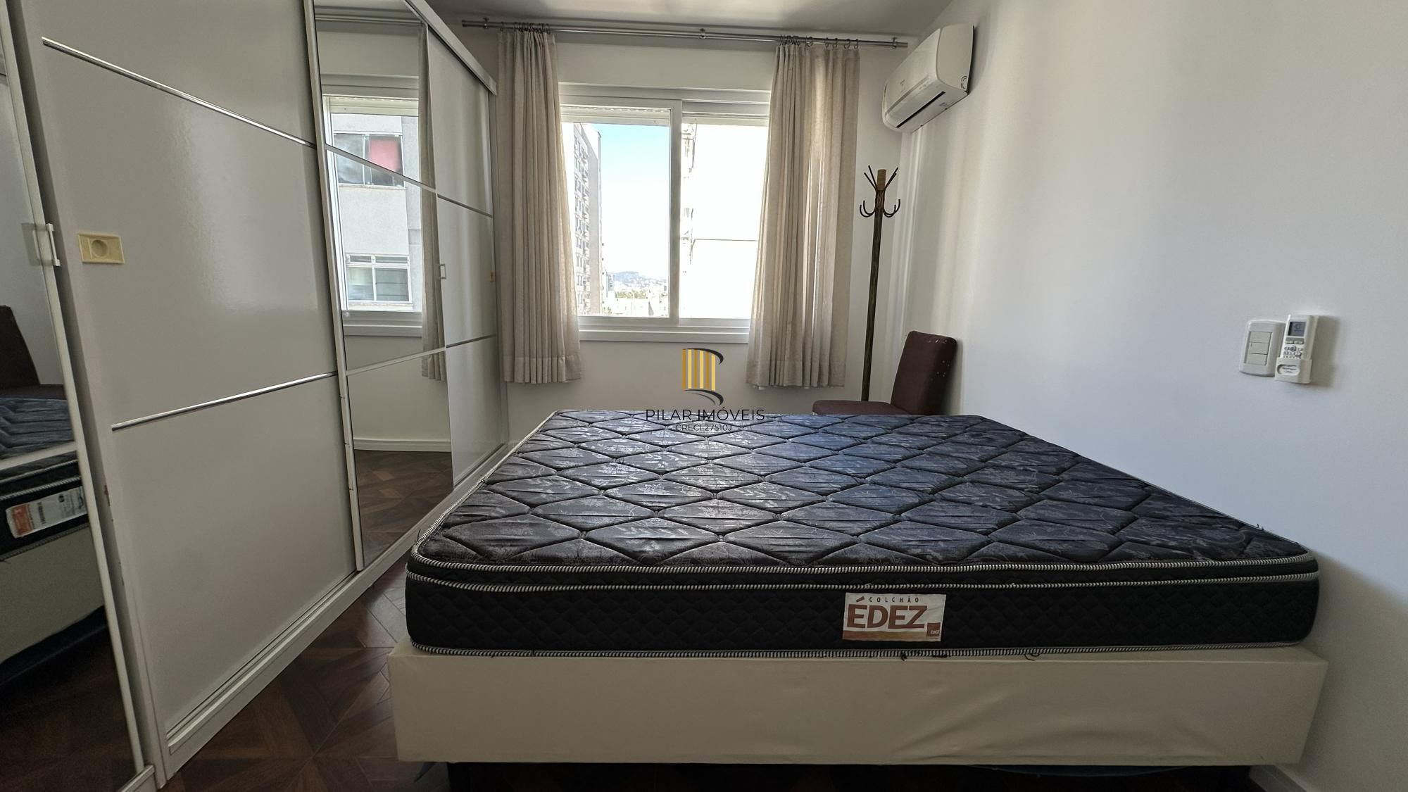 Apartamento com 02 dormitórios e vaga de garagem escriturada