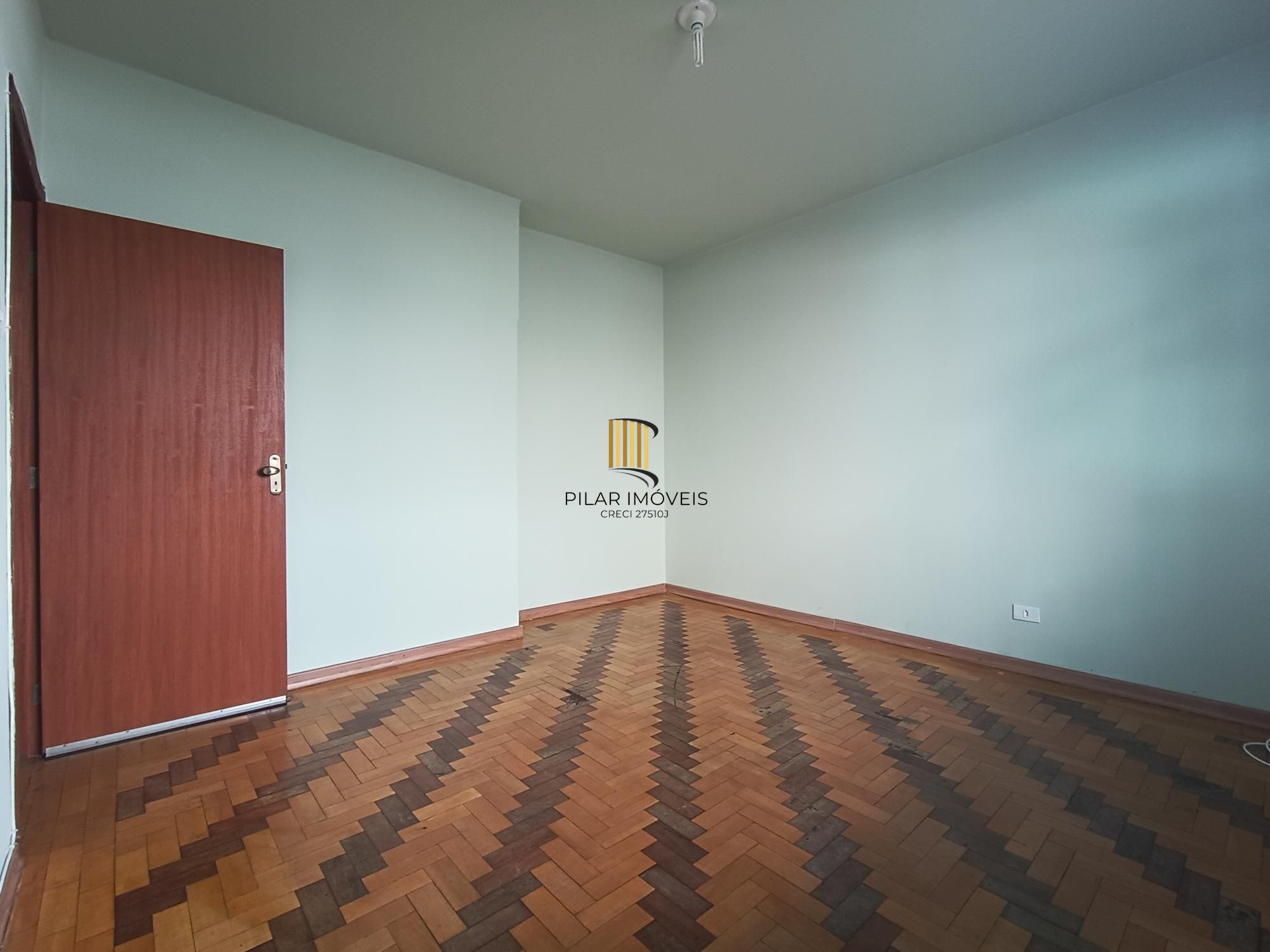 Apartamento 02 dormitórios sem garagem e sem elevador no bairro Cristo Redentor