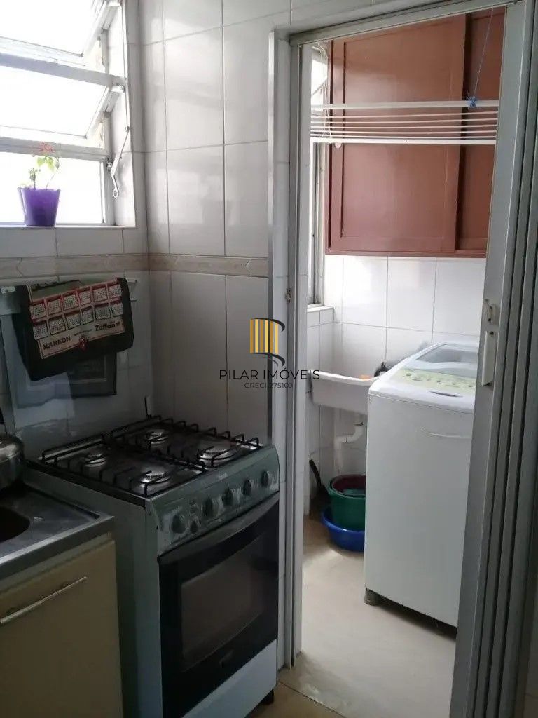 Apartamento com 03 dormitórios  com vaga