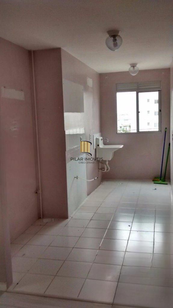 Apartamento 02 dormitórios no Bairro Sarandi