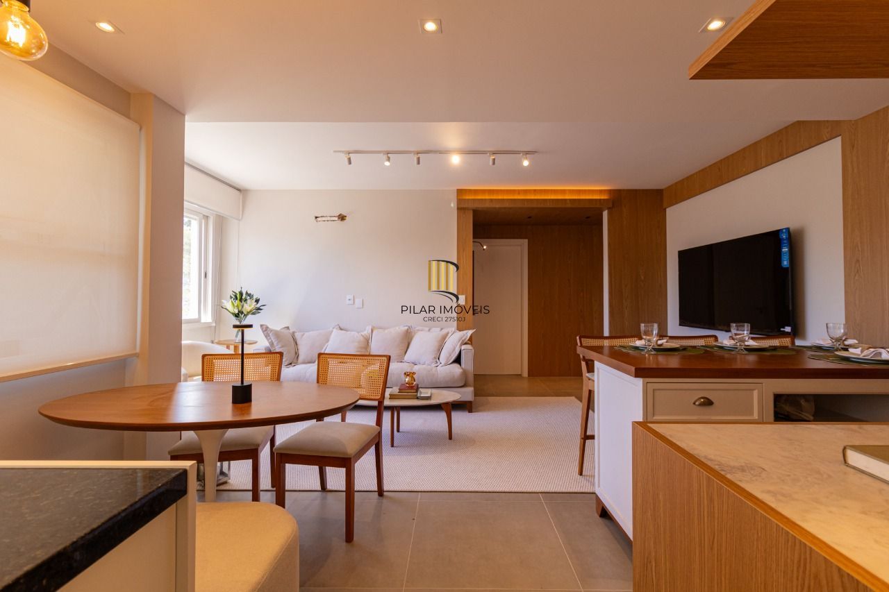 Apartamento com 02 dormitórios e com 01 vaga de garagem Mont Serrat