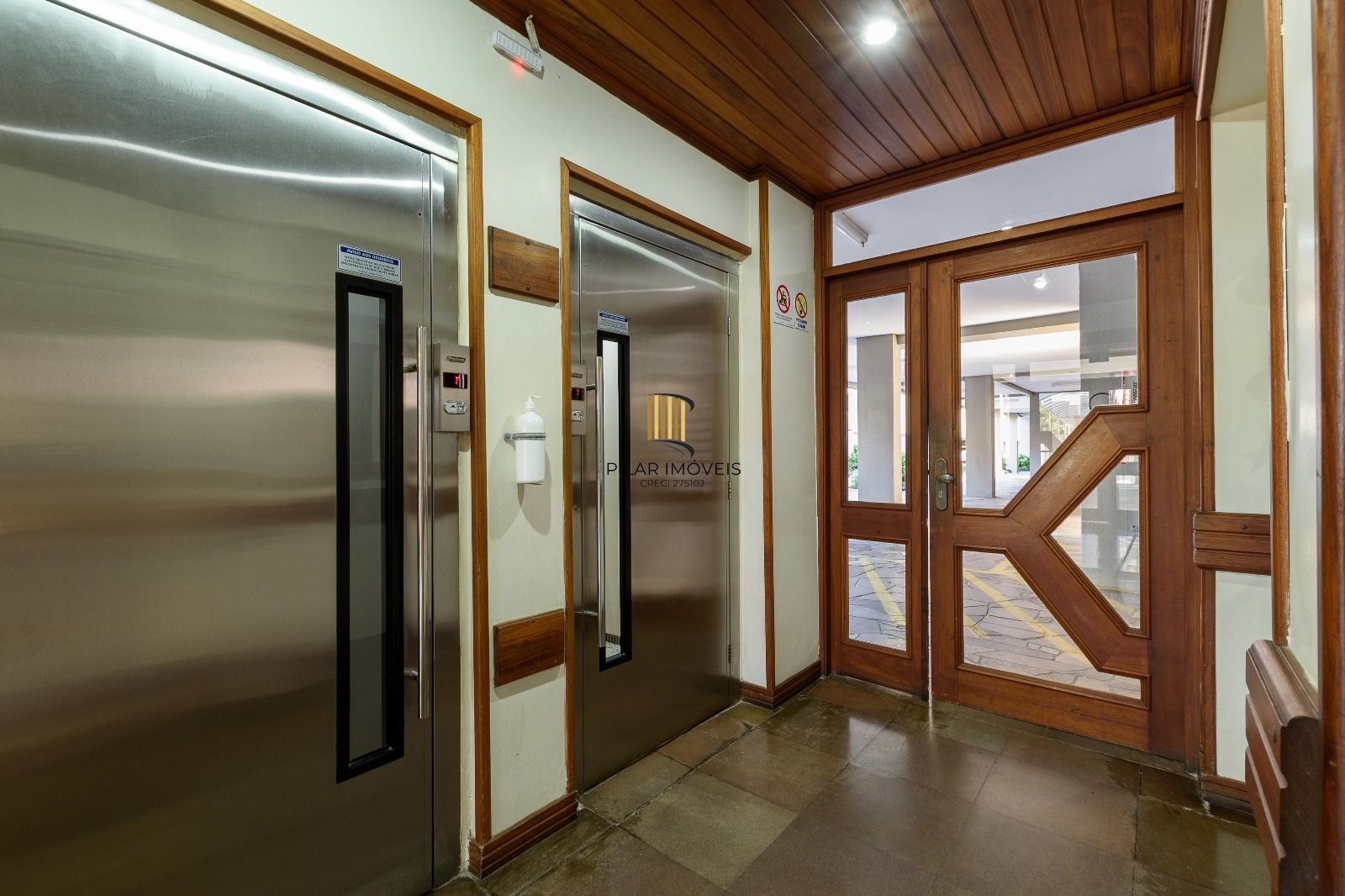 Apartamento 03 dormitórios, sem garagem