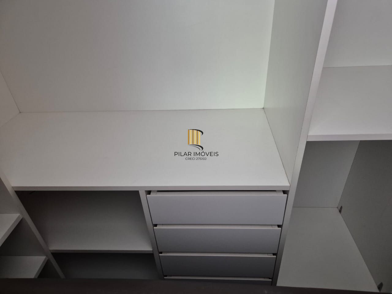 Apartamento com 02 suítes e duas vagas de garagem