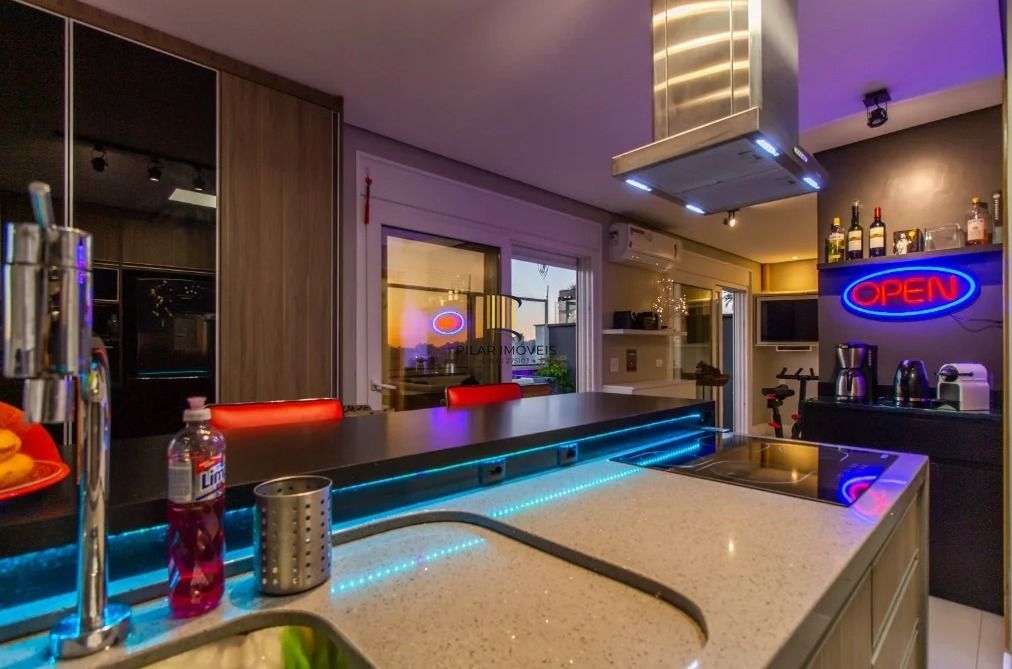 Cobertura de 01 dormitório com 02 vagas de garagens escrituradas