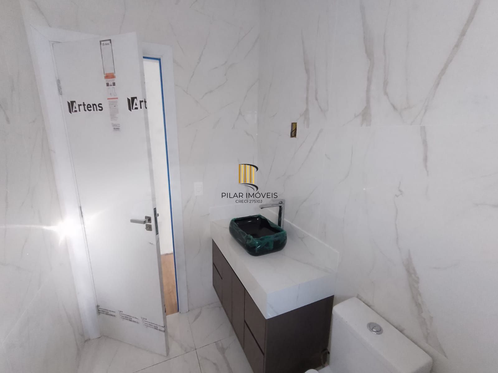 Belíssima casa de 4 dormitórios com 01 suíte  com 2 vagas na  Chácara das Pedras