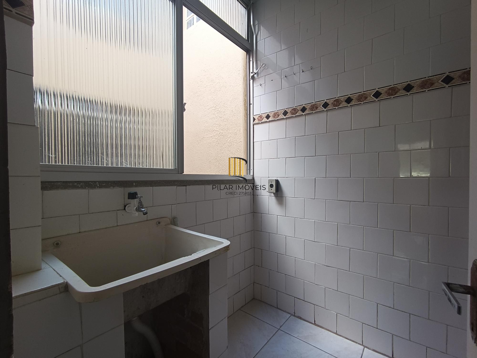 Apartamento 02 dormitórios sem garagem e sem elevador no bairro Cristo Redentor