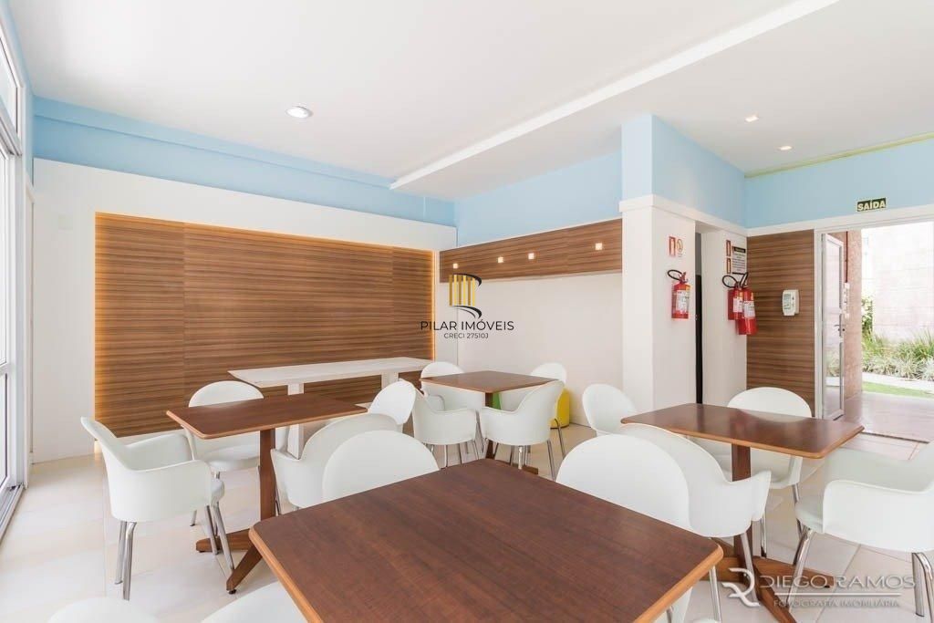 Apartamento 02 dormitórios com garagem escriturada no Bairro Ipanema
