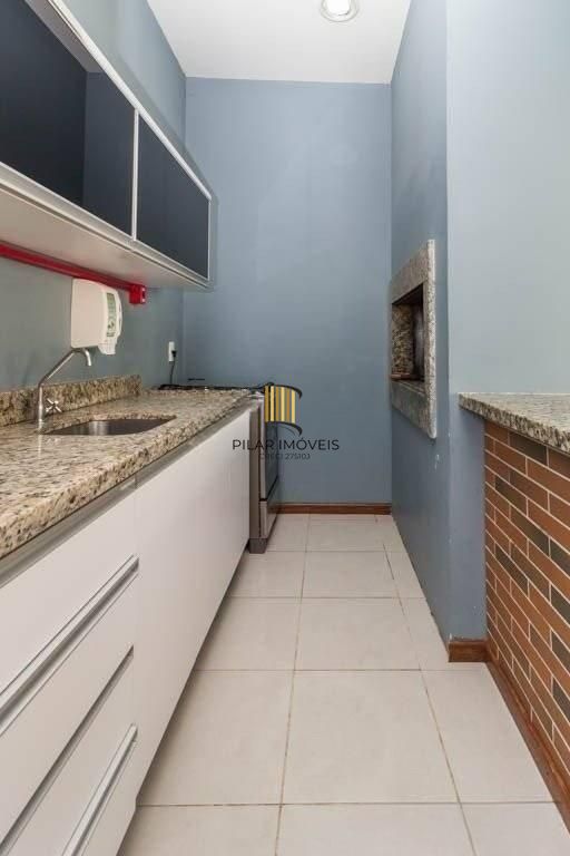 Apartamento 02 dormitórios com garagem escriturada no Bairro Ipanema