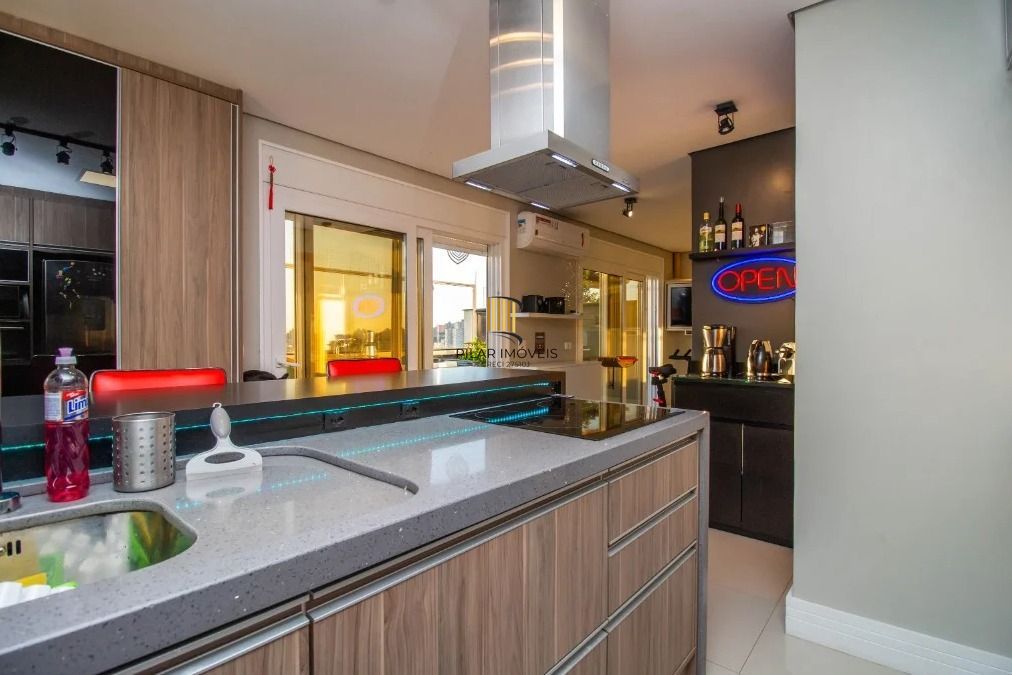 Cobertura de 01 dormitório com 02 vagas de garagens escrituradas