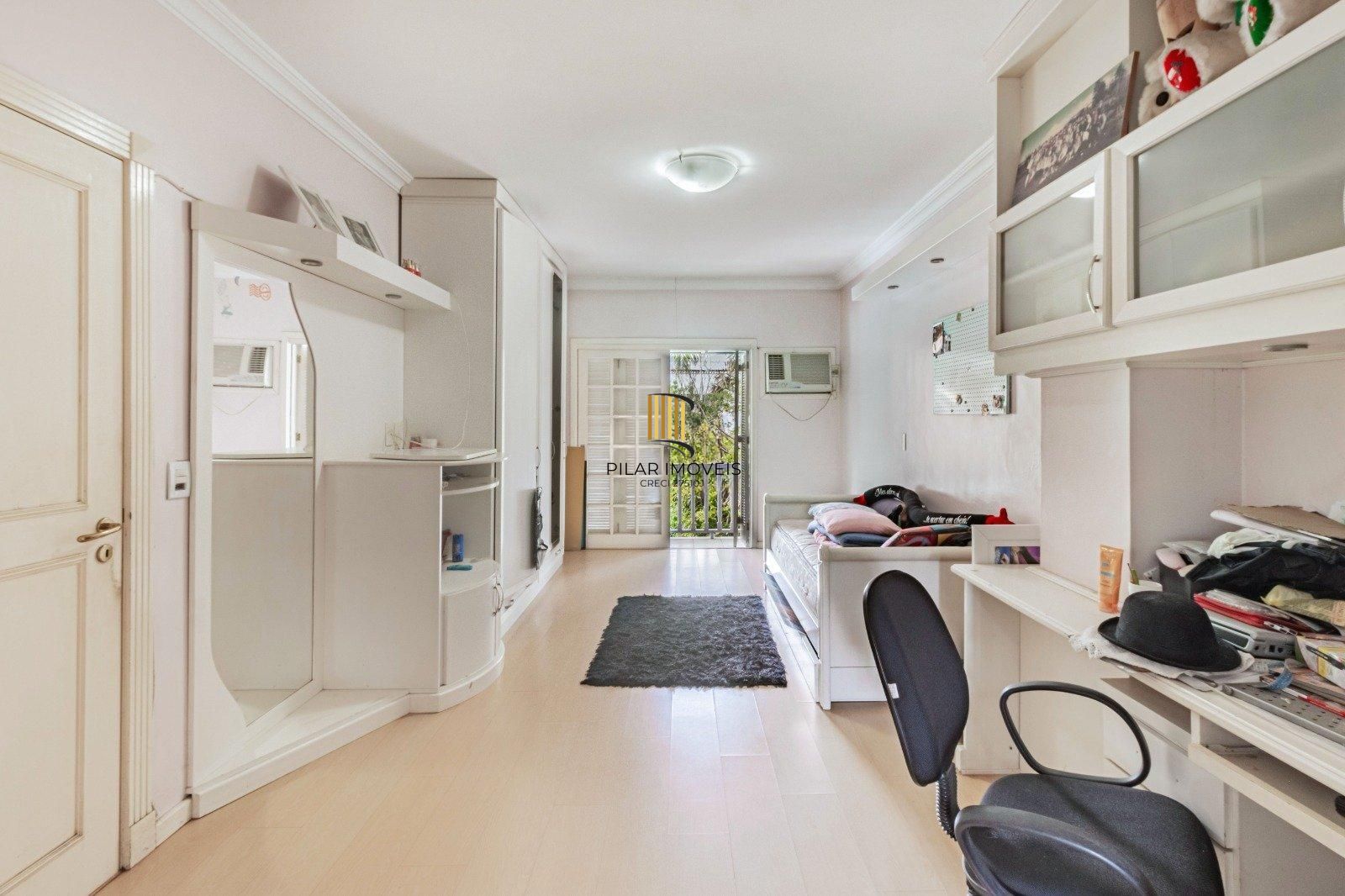 Casa 4 dormitórios no Jardim Planalto