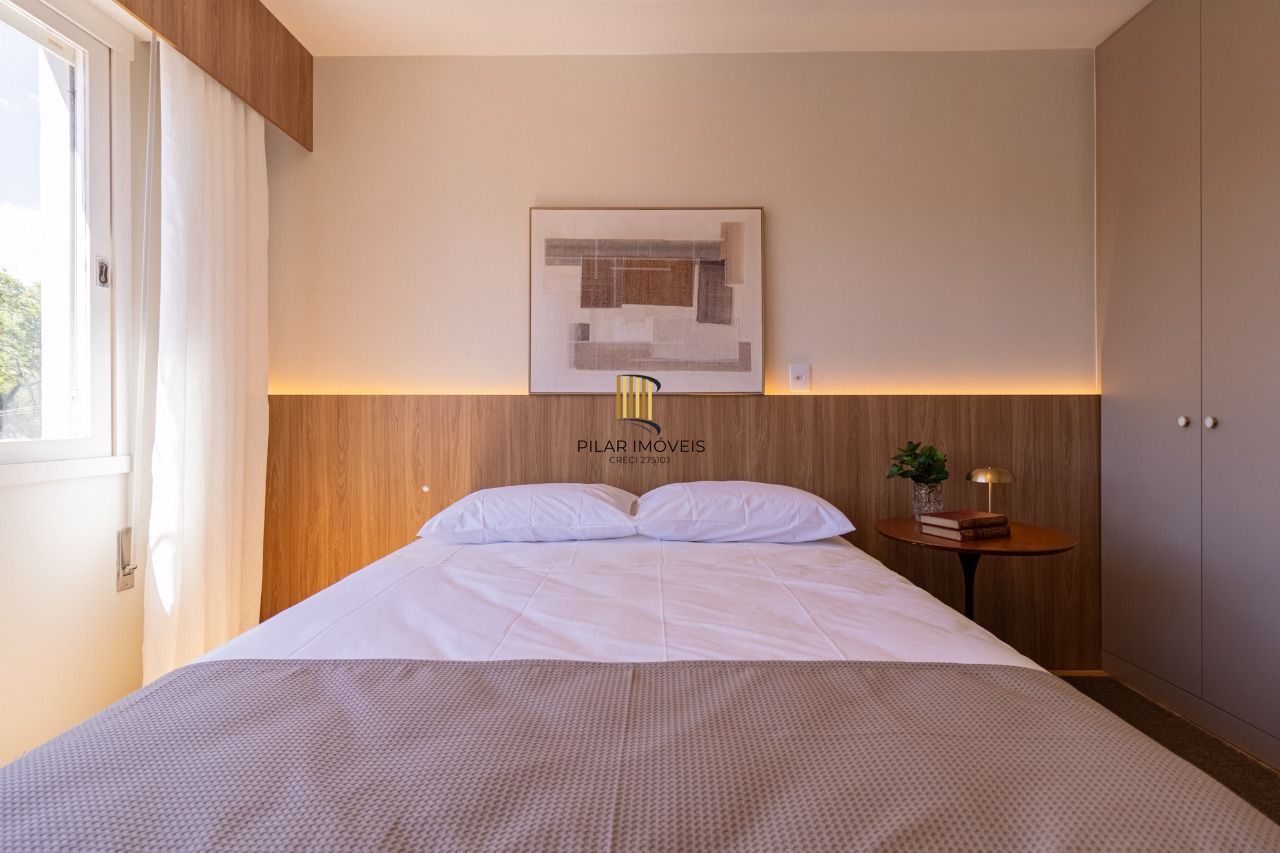 Apartamento com 02 dormitórios e com 01 vaga de garagem Mont Serrat