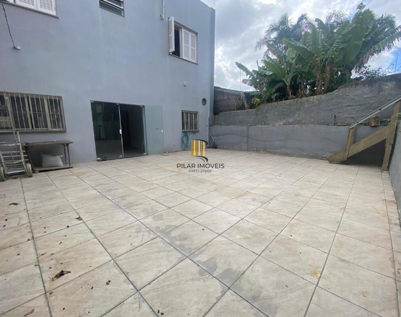 Casa Residencial ou Comercial Próxima ao Iguatemi – 379m² | 5 Vagas | Energia Solar