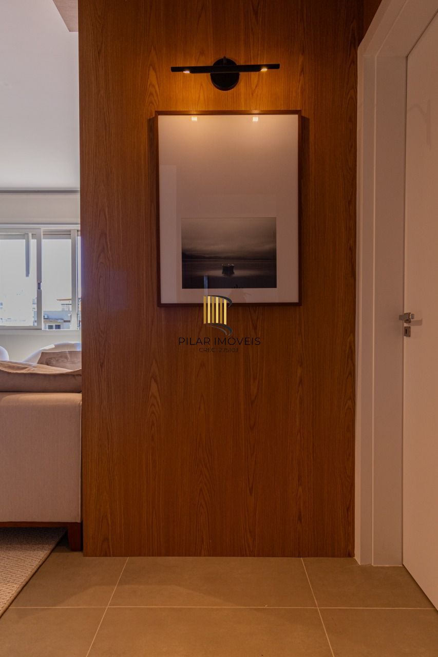 Apartamento com 02 dormitórios e com 01 vaga de garagem Mont Serrat