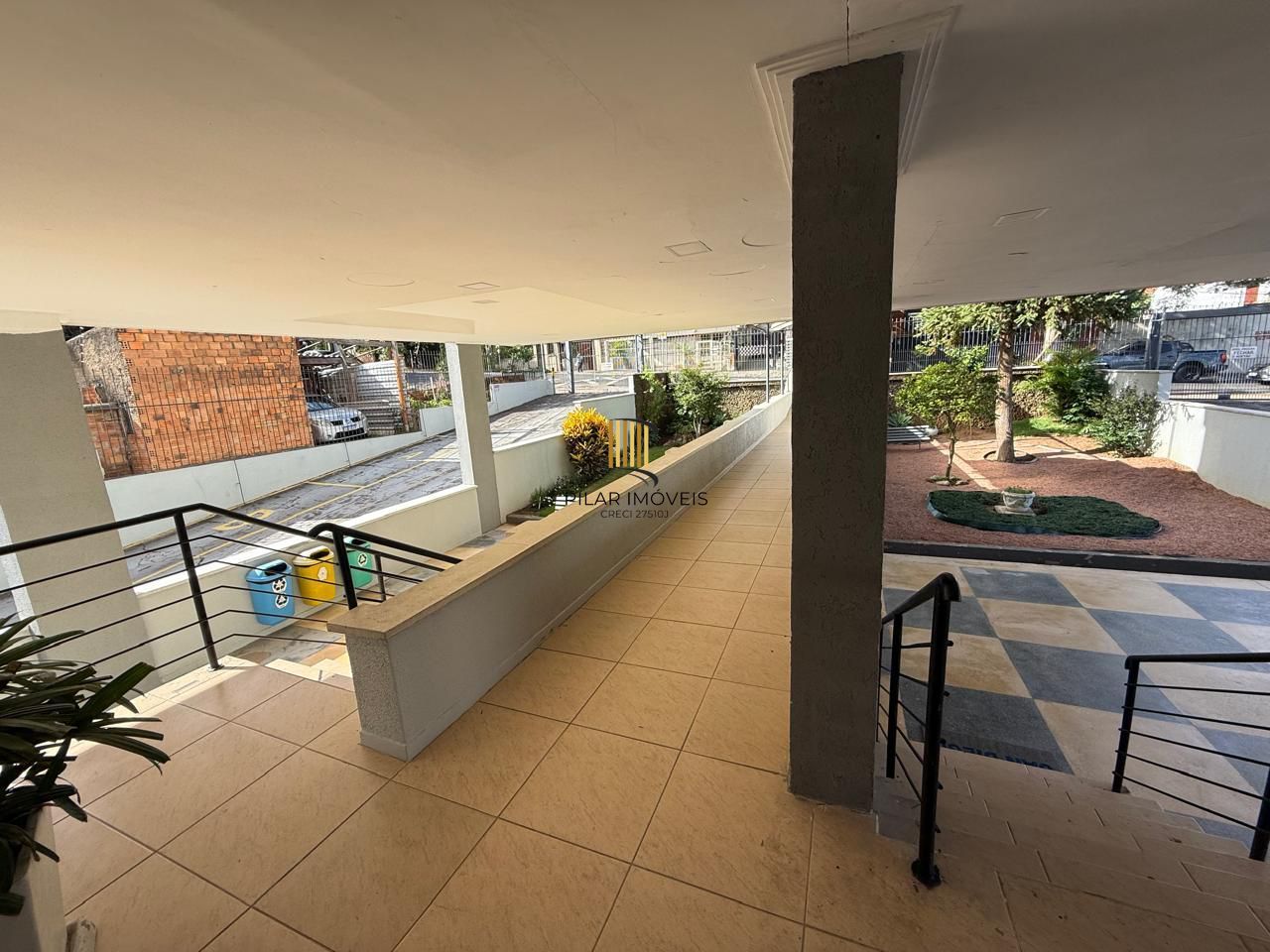 Apartamento com dois dormitórios reformado