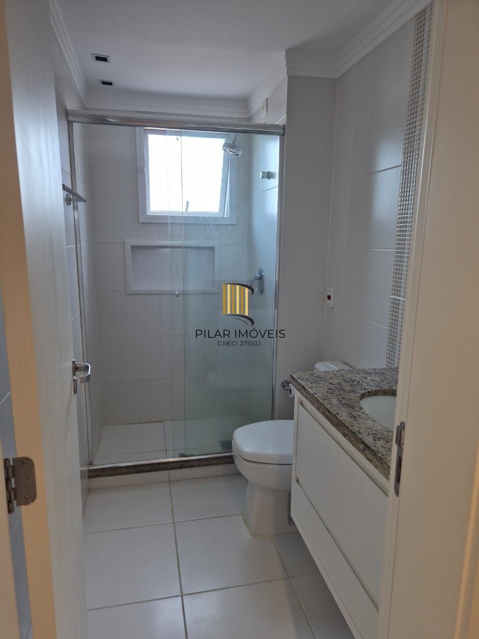 Apartamento com 02 suítes e duas vagas de garagem