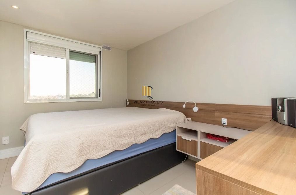 Cobertura de 01 dormitório com 02 vagas de garagens escrituradas