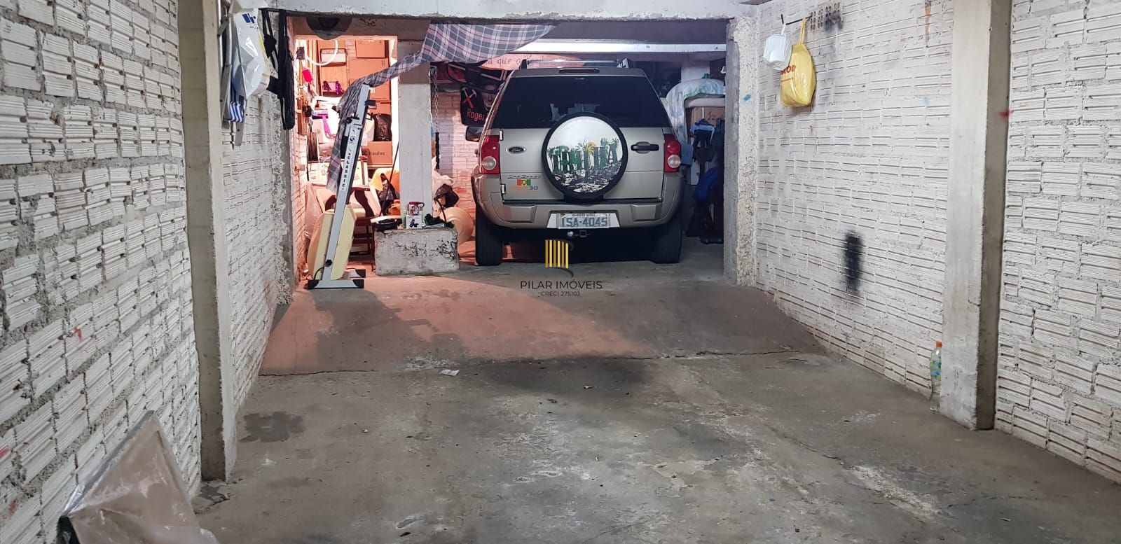 Apartamento com 02 dormitórios semi-mobiliado e um box de garagem