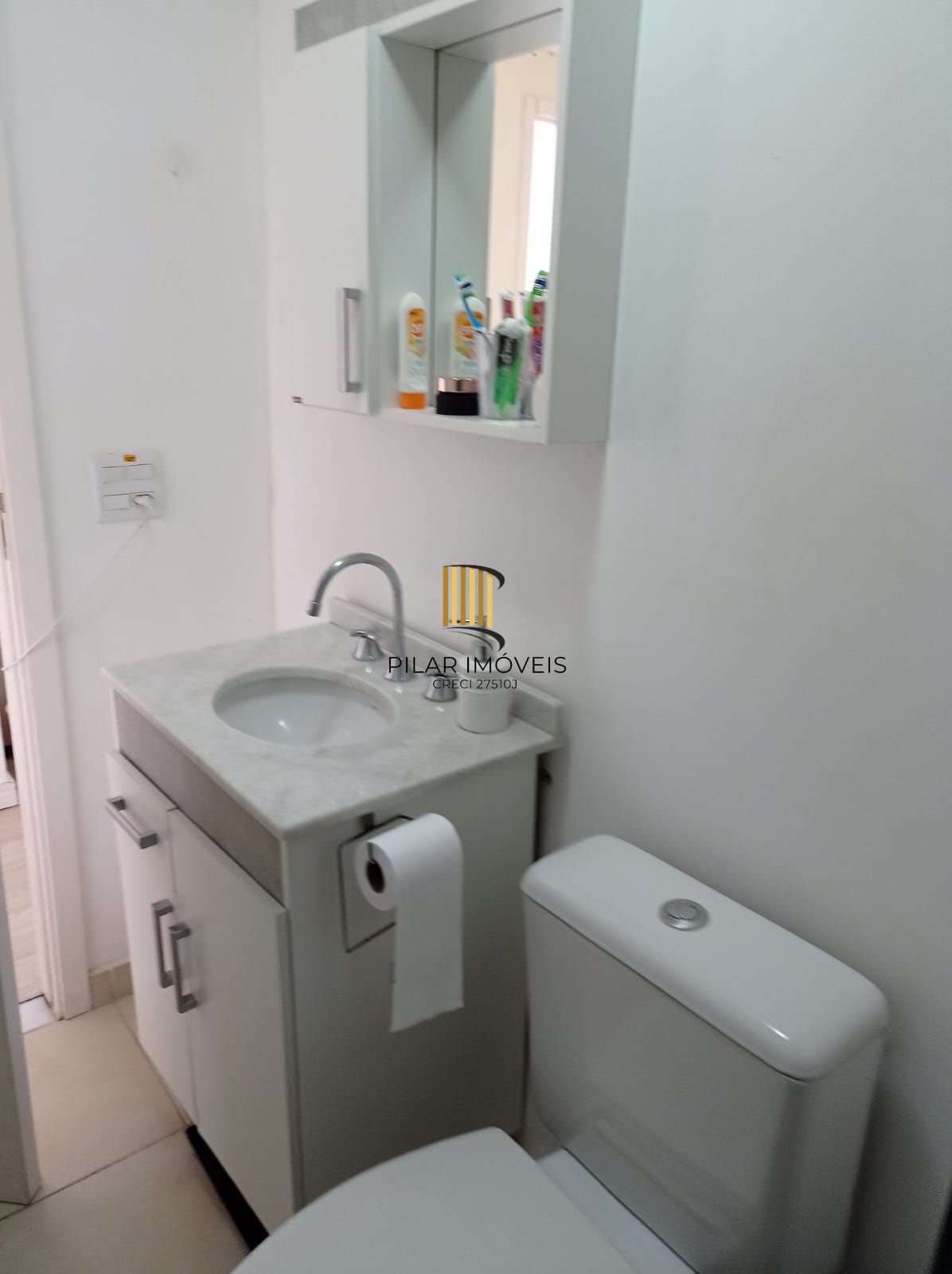 Apartamento com 03 dormitórios sendo 01 suíte com 01 vaga de garagem