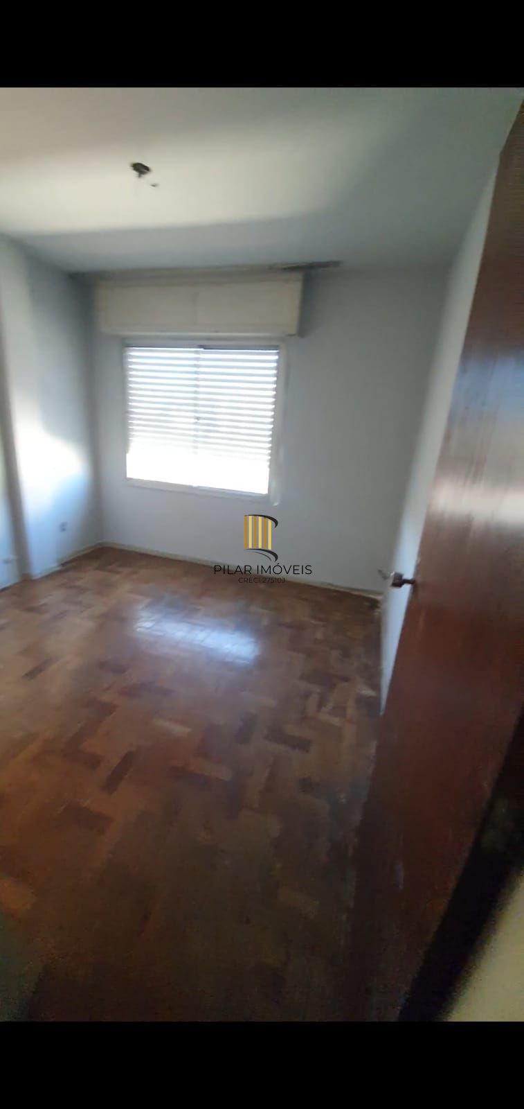 Apartamento com 03 dormitórios e vaga de garagem