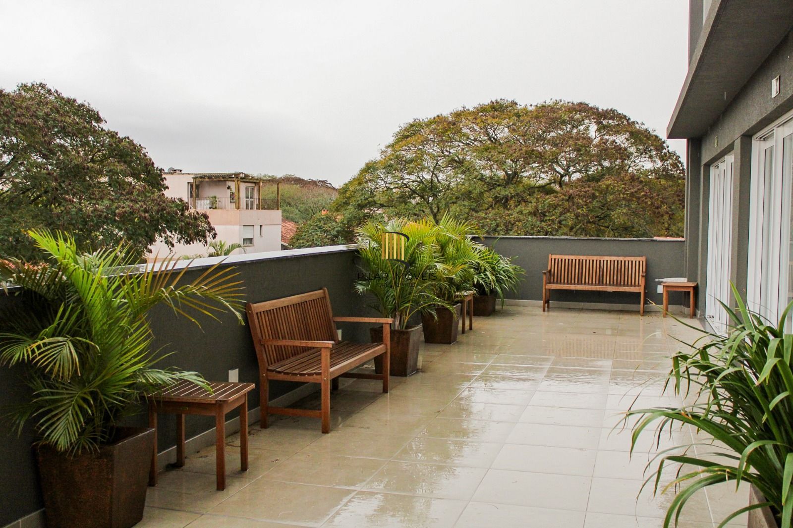 Apartamento 02 dormitórios com 01 suíte e 01 vaga de garagem escriturada