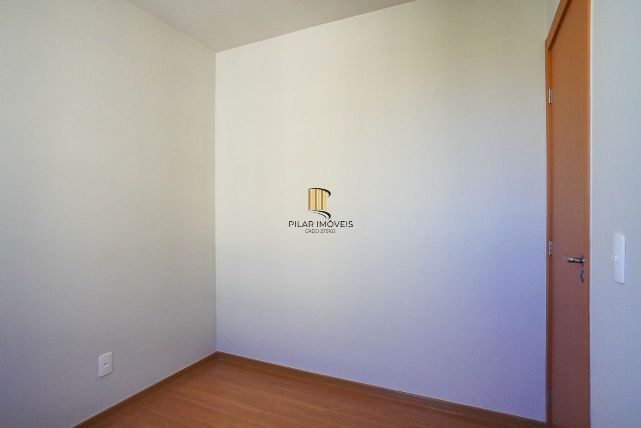 Apartamento com 02 dormitórios e com vaga de garagem