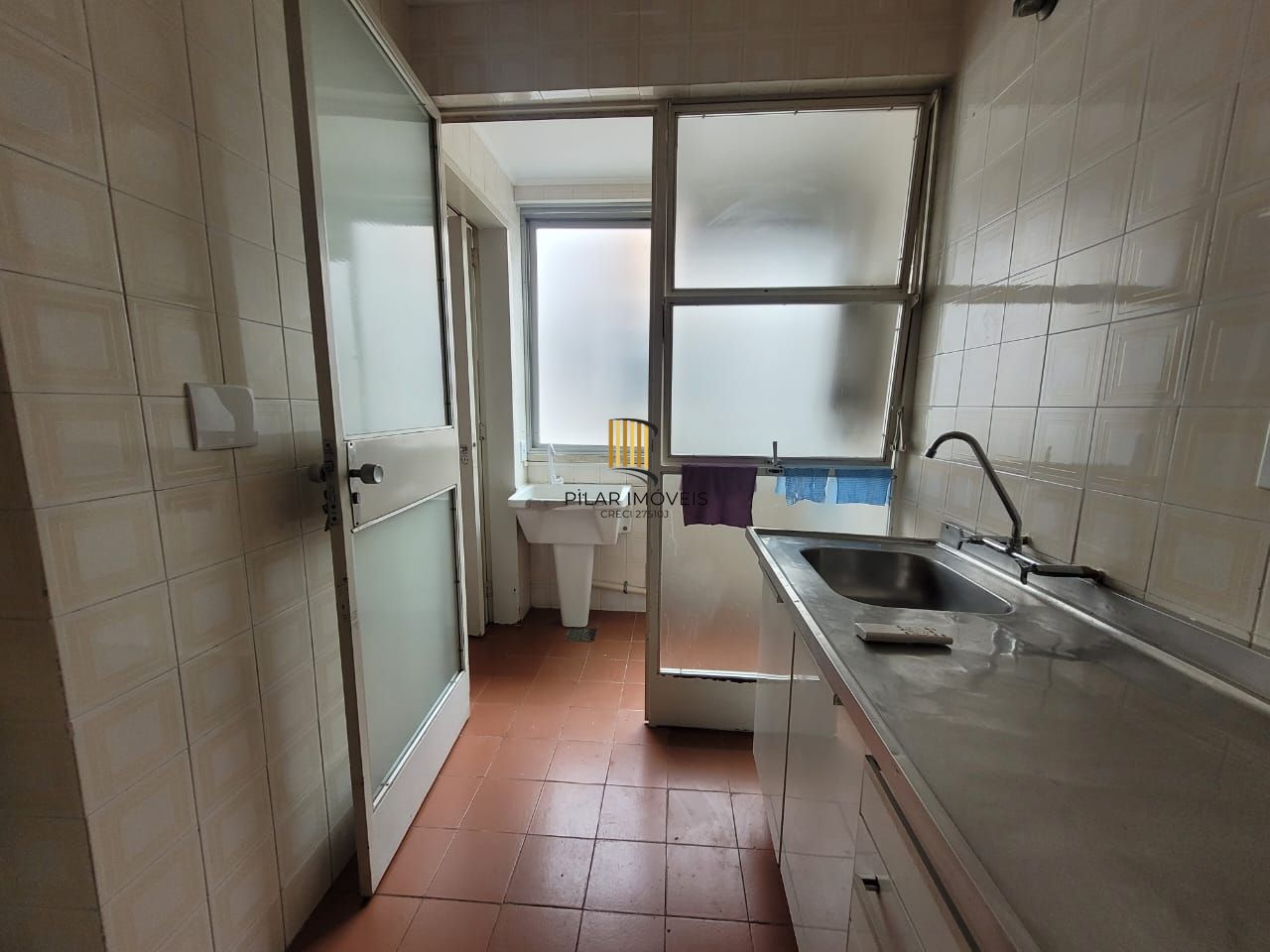 Apartamento de frente 2 dormitórios e vaga coberta próximo do Hospital Conceição