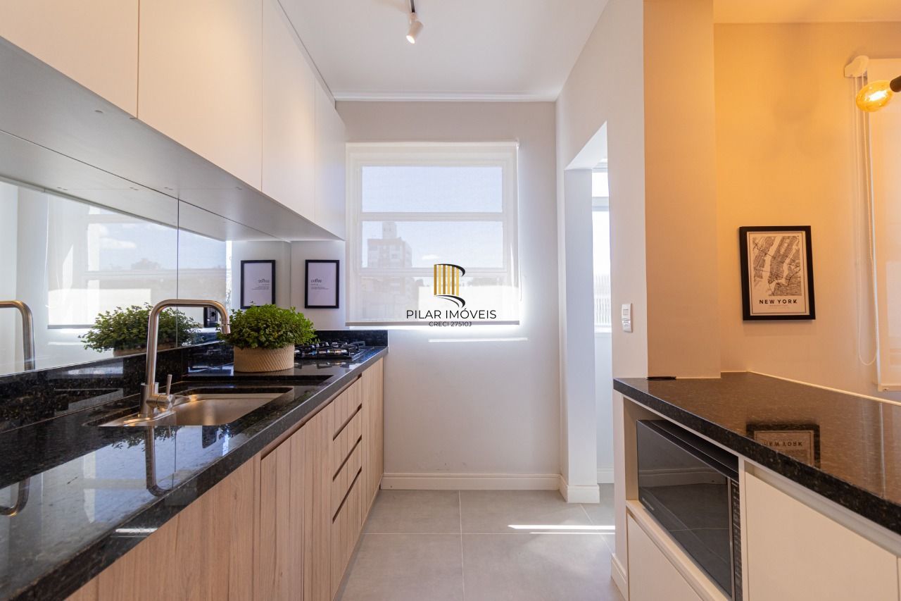 Apartamento com 02 dormitórios e com 01 vaga de garagem Mont Serrat