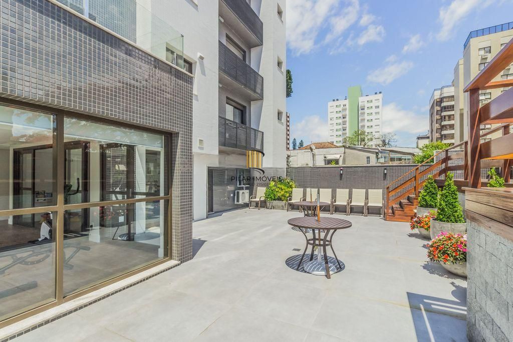 Apartamento com 03 suítes, 02 vagas de garagens individuais e escrituradas