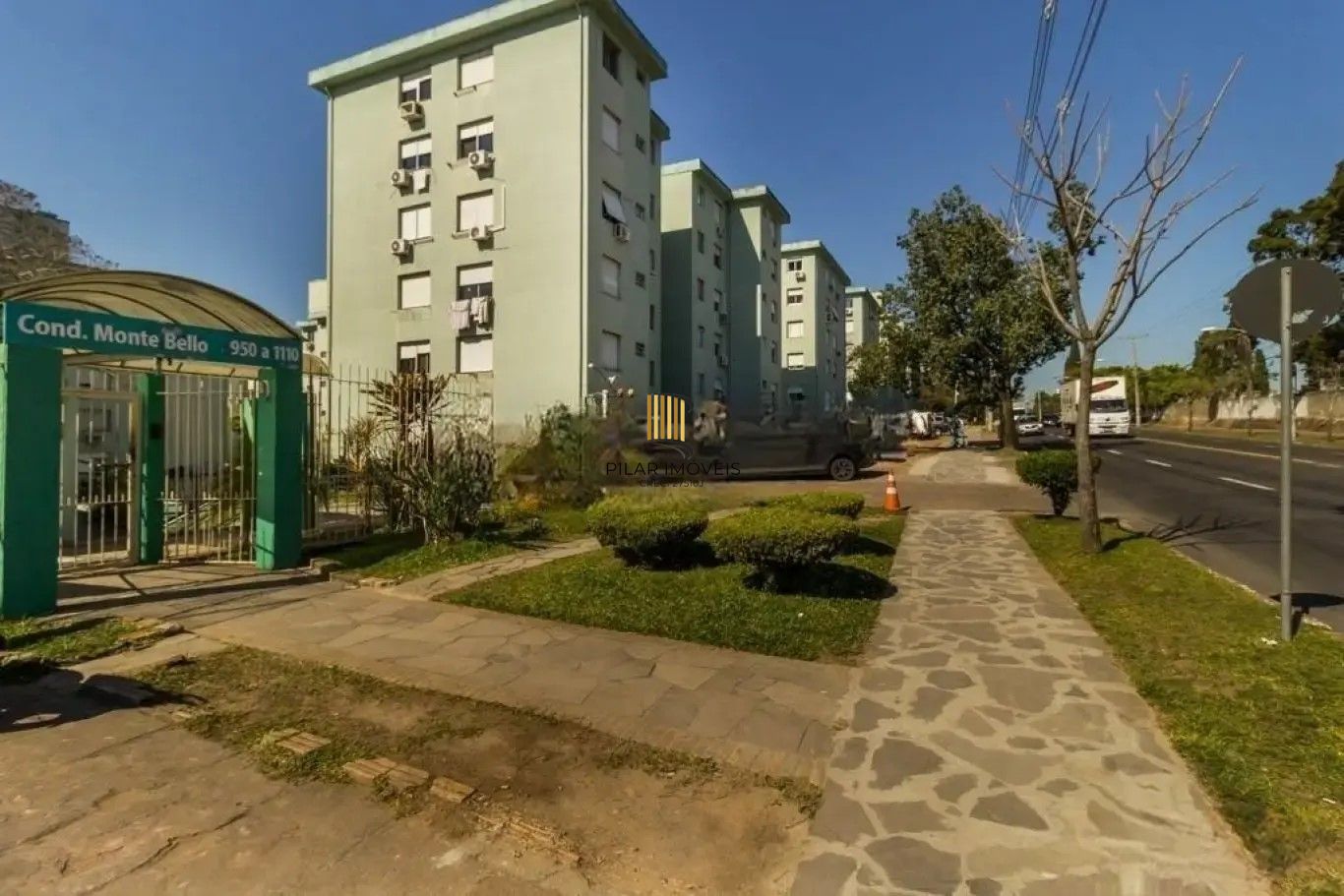 Apartamento com 02 dormitórios  com estacionamento convenção