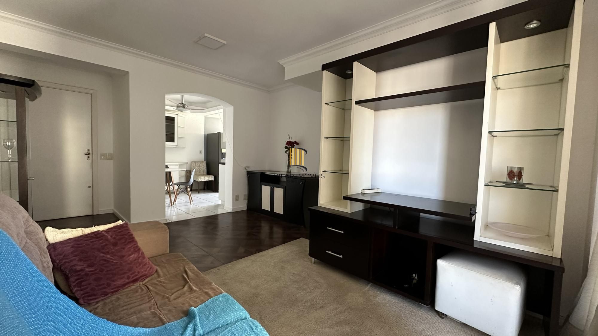 Apartamento com 02 dormitórios e vaga de garagem escriturada