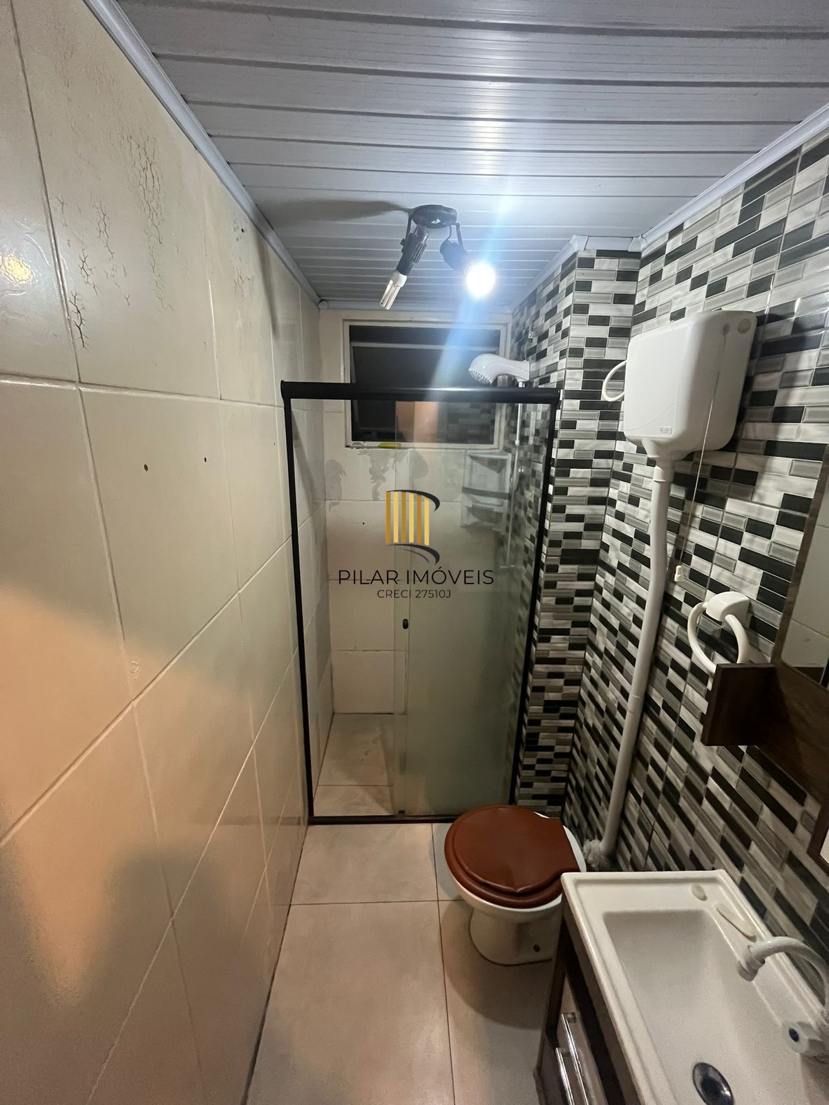 Apartamento com 02 dormitórios e uma vaga