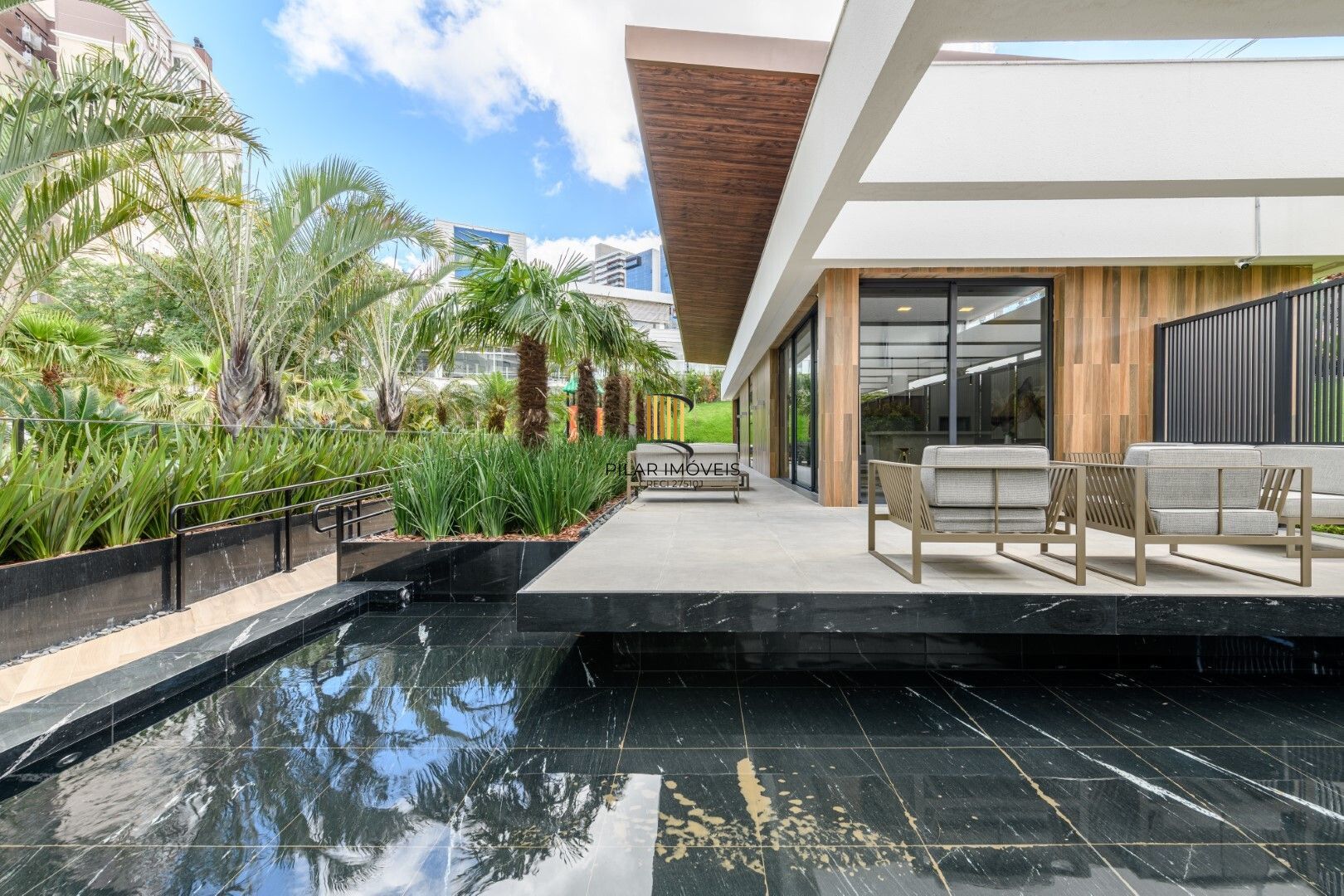 FLOAT RESIDENCES