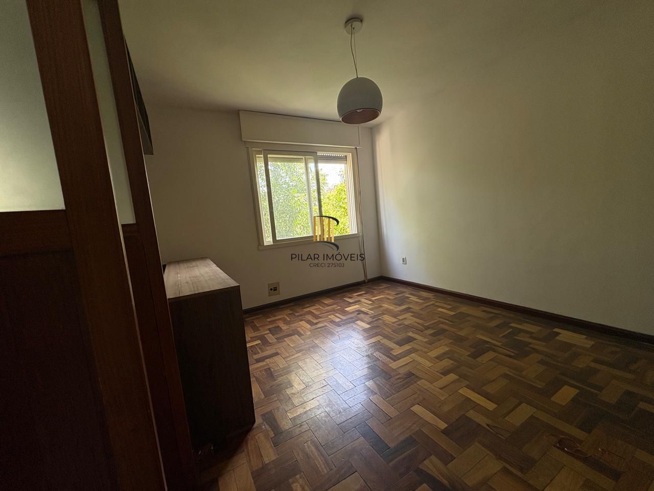 Apartamento com 03 dormitórios com 01 vaga de garagem escriturada