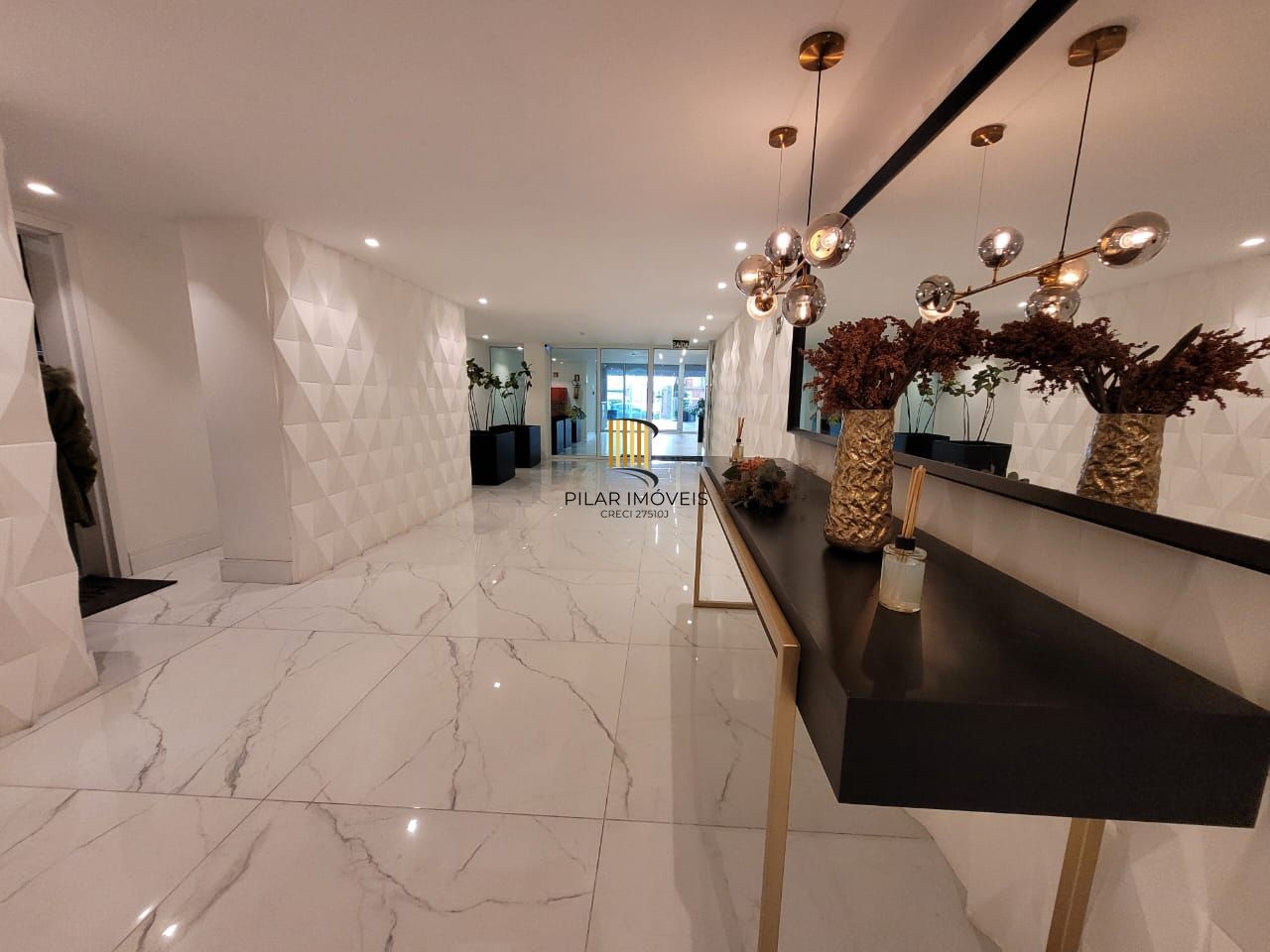 cobertura vista Beira Rio  03 dormitórios com 2 suítes e três vagas individuais