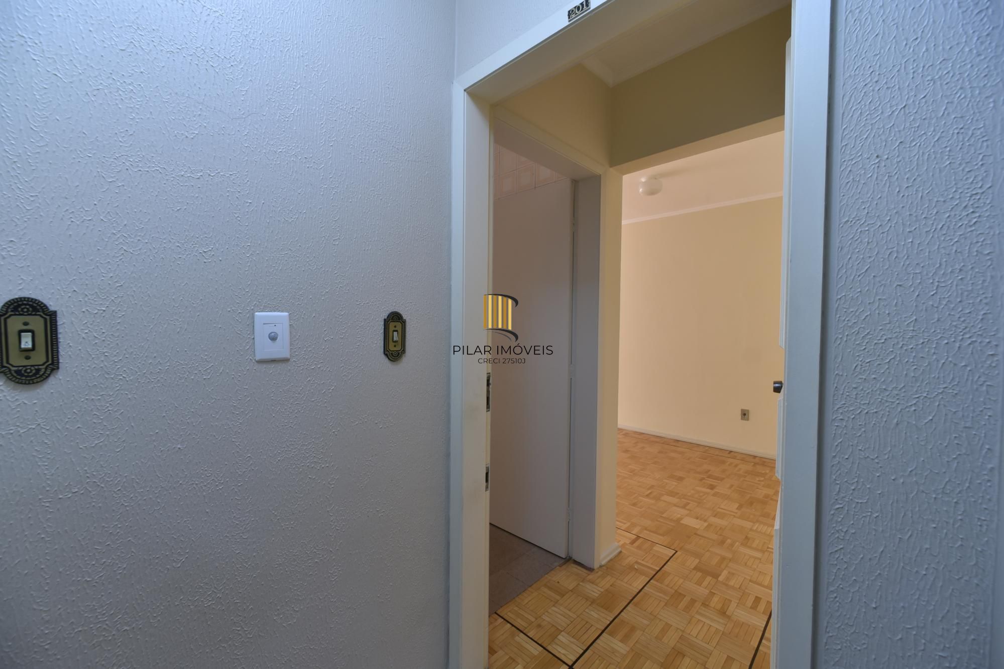 Apartamento com 2 dormitórios e terraço na Cristóvão Colombo!