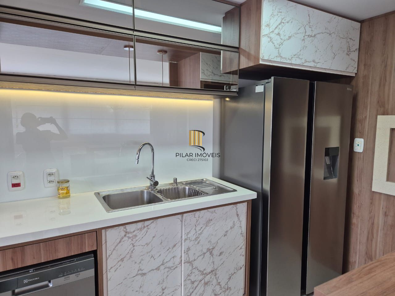Apartamento com 02 suítes e duas vagas de garagem