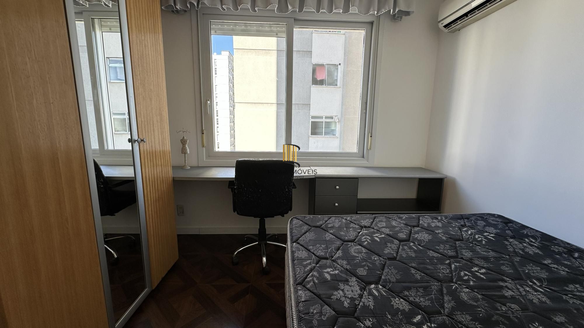 Apartamento com 02 dormitórios e vaga de garagem escriturada