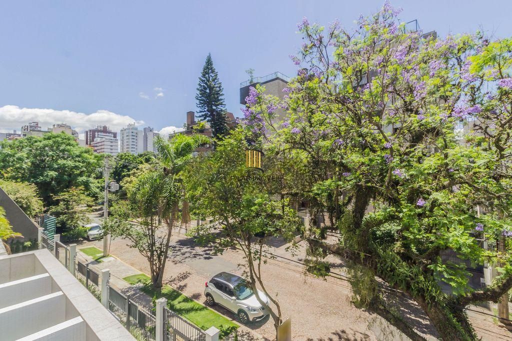 Apartamento com 03 suítes, 02 vagas de garagens individuais e escrituradas