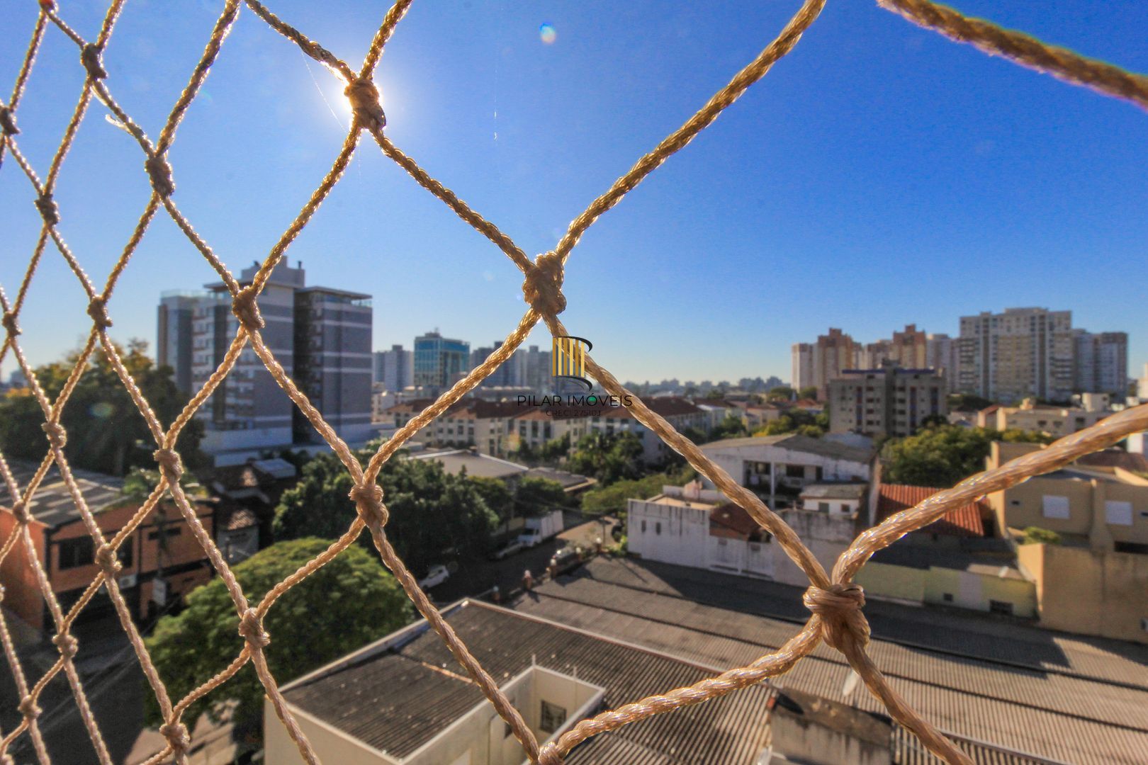 Cobertura à venda com sol nascente, elevador e vaga escriturada
