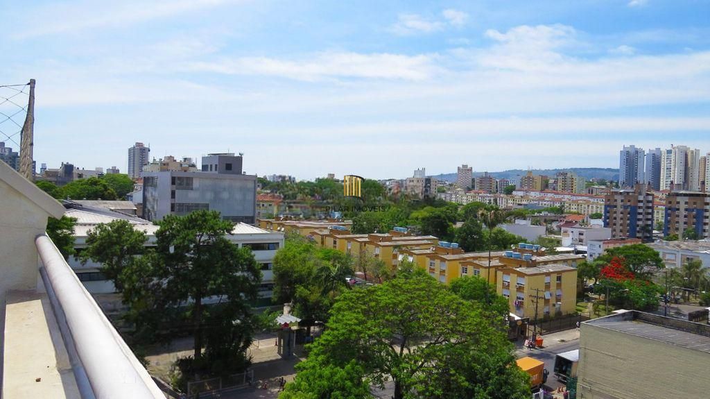 Cobertura  Espetacular de 03 dormitórios e 02 vagas em frente ao Hosp. Conceição