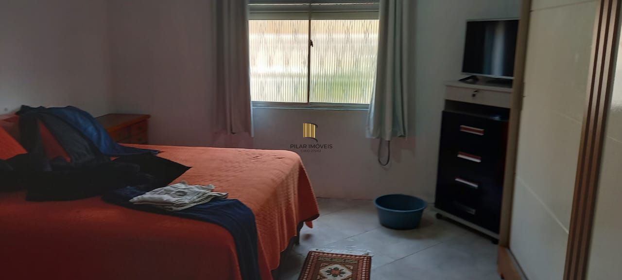 casa com 03 quartos um sendo suite com 04 vagas de garagem