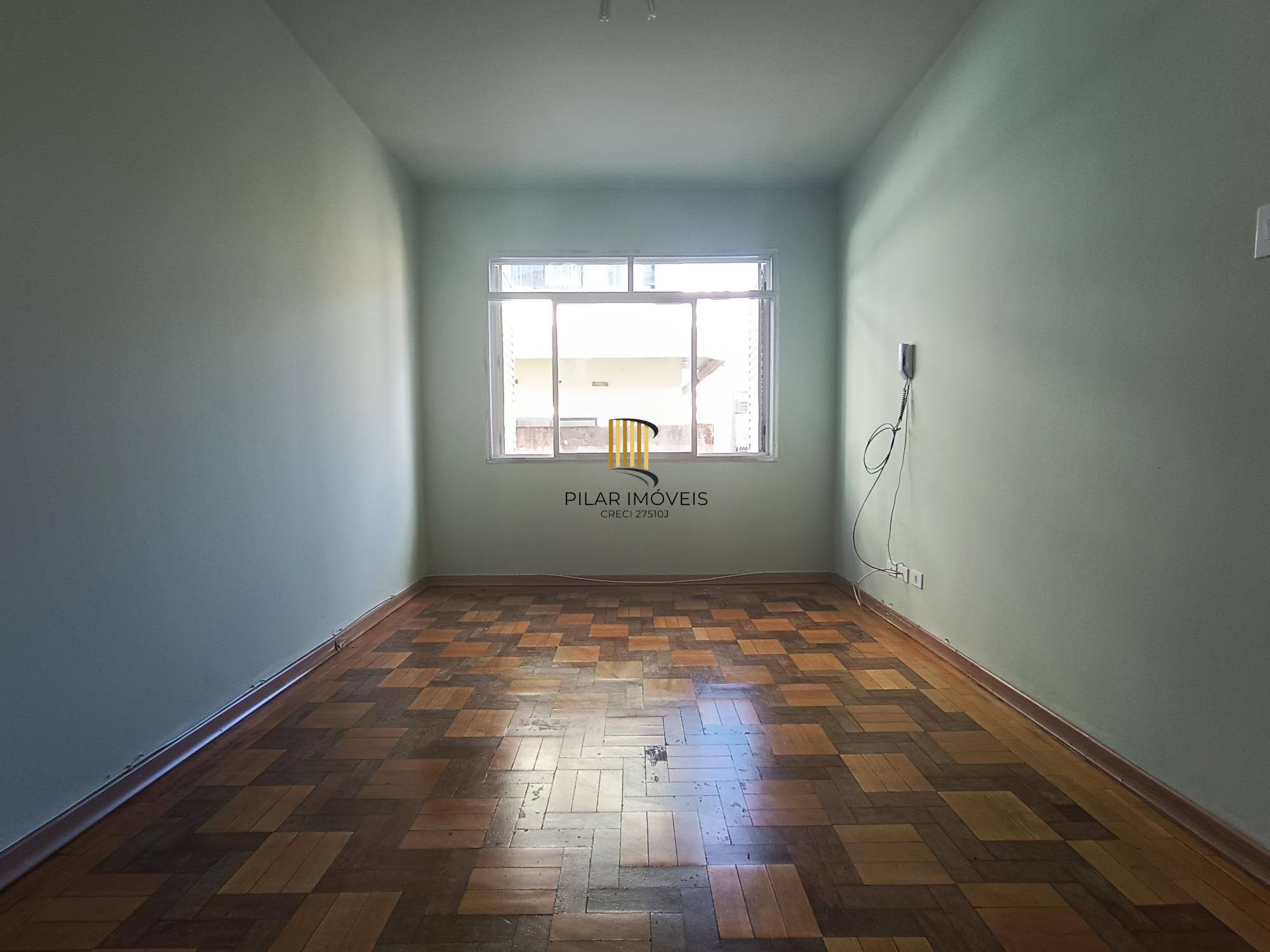 Apartamento 02 dormitórios sem garagem e sem elevador no bairro Cristo Redentor