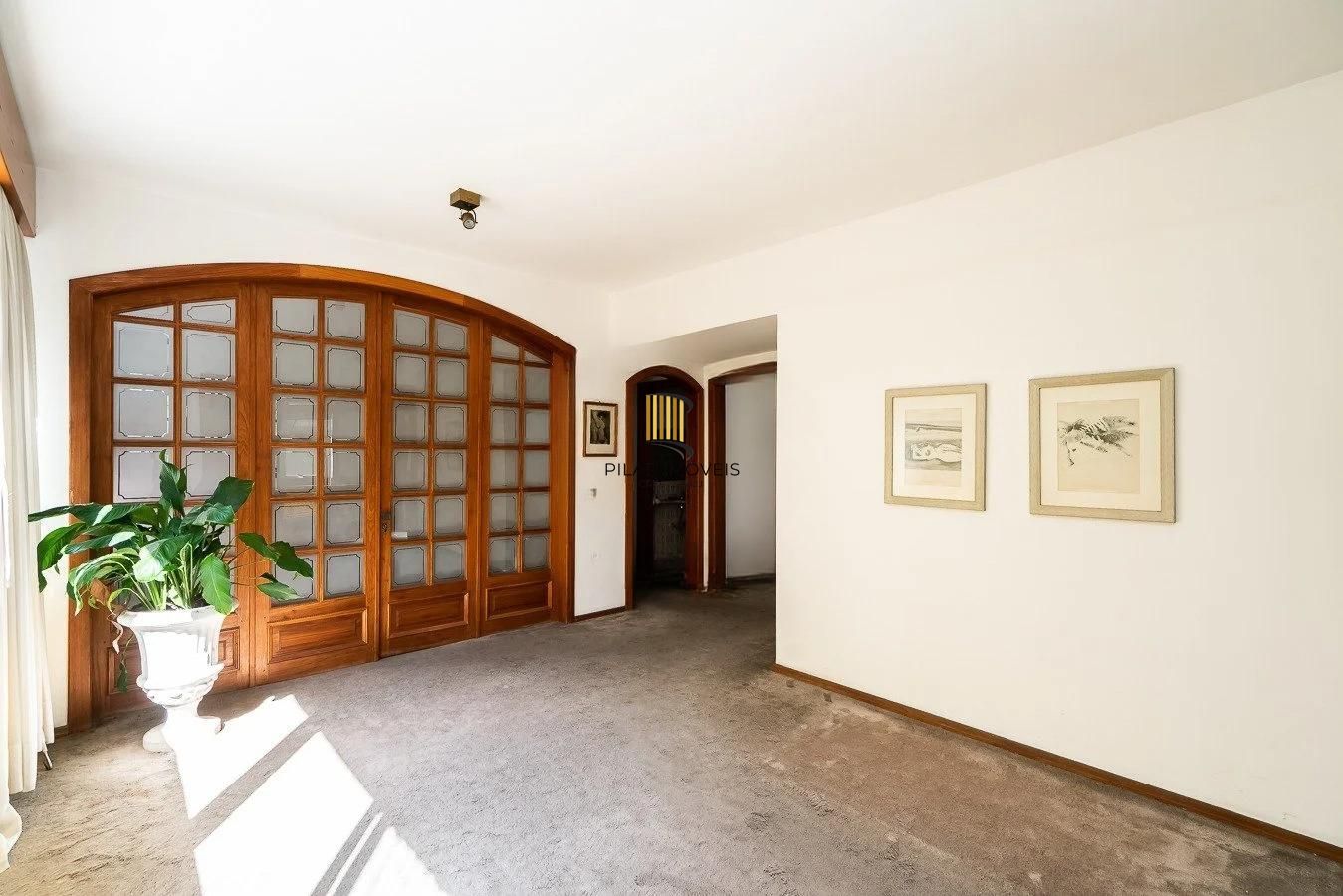 Apartamento com 03 dormitórios e 01 vaga de garagem escriturada