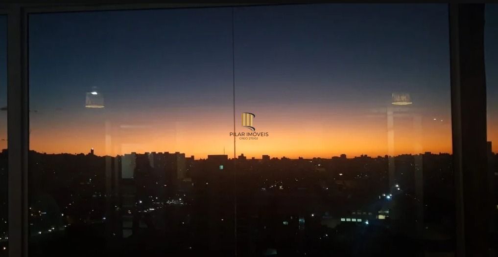 Cobertura de 01 dormitório com 02 vagas de garagens escrituradas