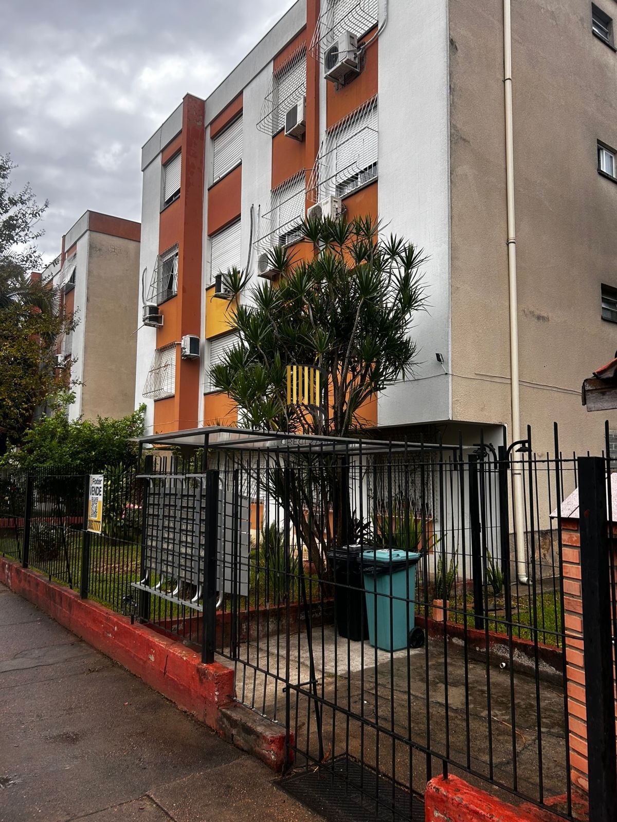 Apartamento com 01 dormitório e sem garagem