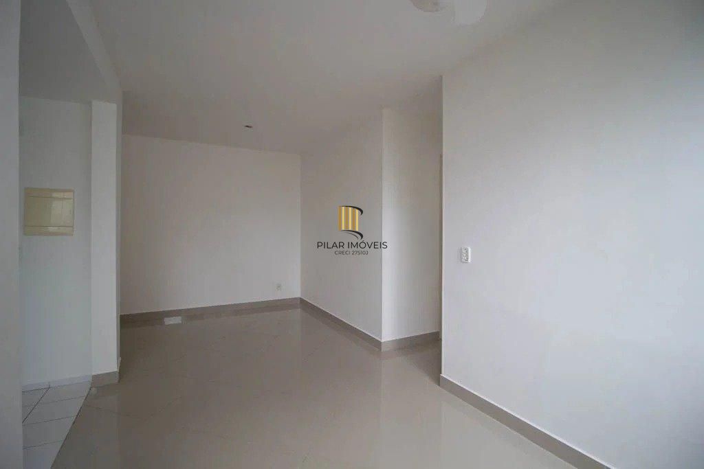 Apartamento 02 dormitórios com garagem escriturada no Bairro Ipanema